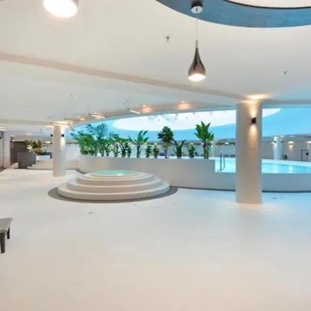 Hanza Tower Sky 22 Pool & Jacussi Appartamento